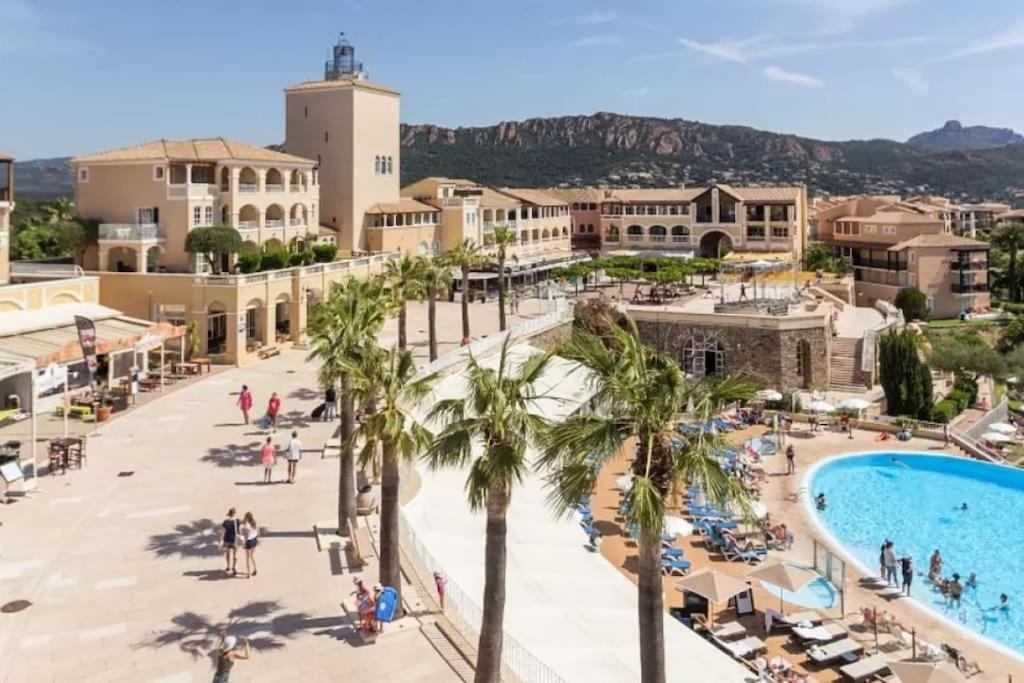 Superbe Appartement Village Cap Esterel 4P Climatise Saint-Raphaël エクステリア 写真