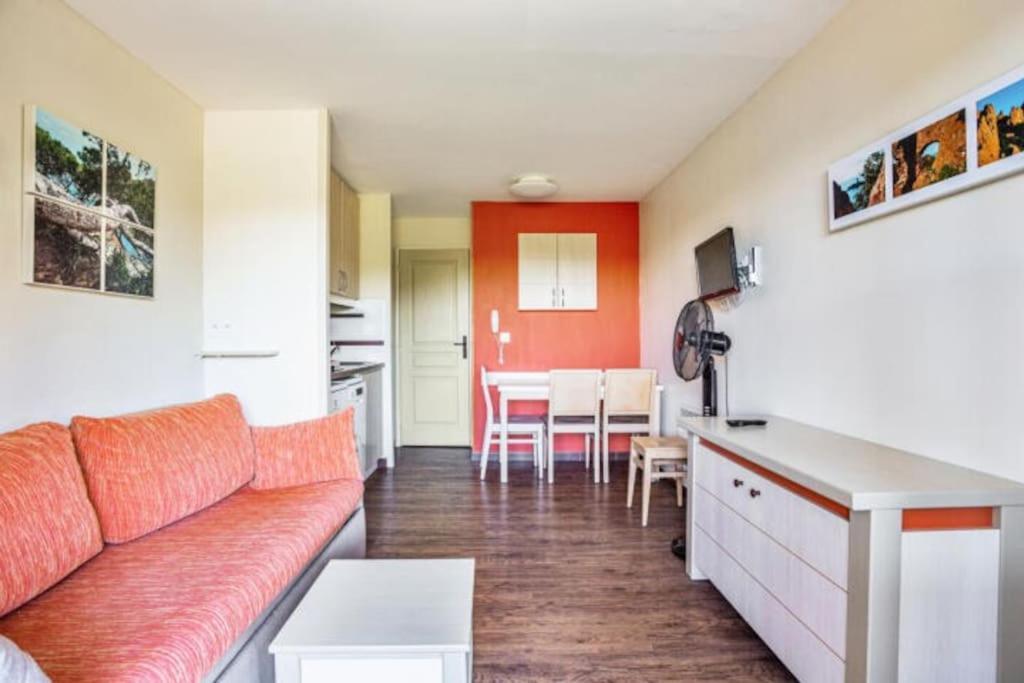 Superbe Appartement Village Cap Esterel 4P Climatise Saint-Raphaël エクステリア 写真